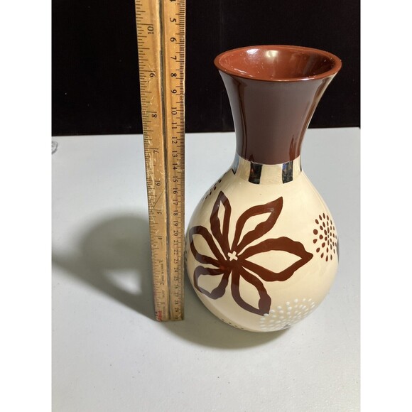 David Tutera Exotic Vase Vintage Style Brown with White Flowers - Picture 5 of 8